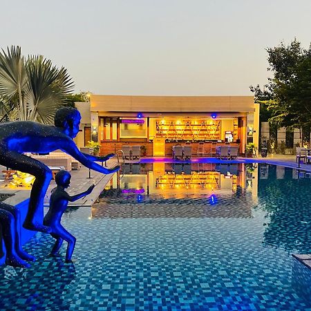 The Grand Arc Hotel & Convention Centre Shahjahanpur Exterior photo