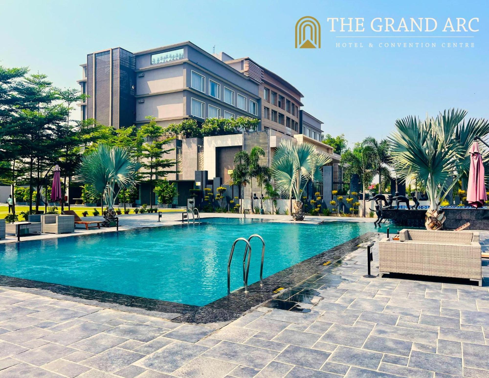The Grand Arc Hotel & Convention Centre Shahjahanpur Exterior photo