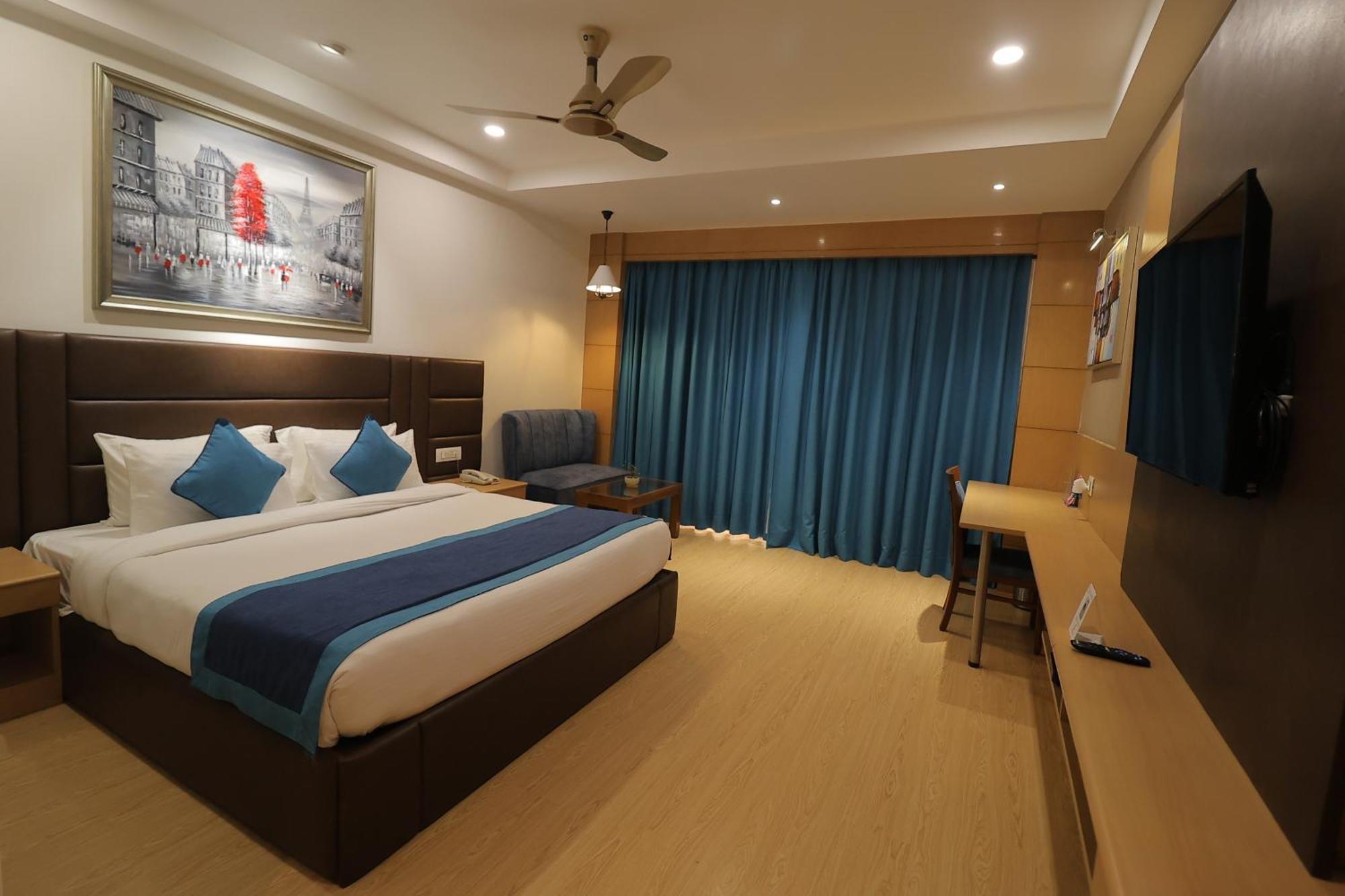 The Grand Arc Hotel & Convention Centre Shahjahanpur Exterior photo